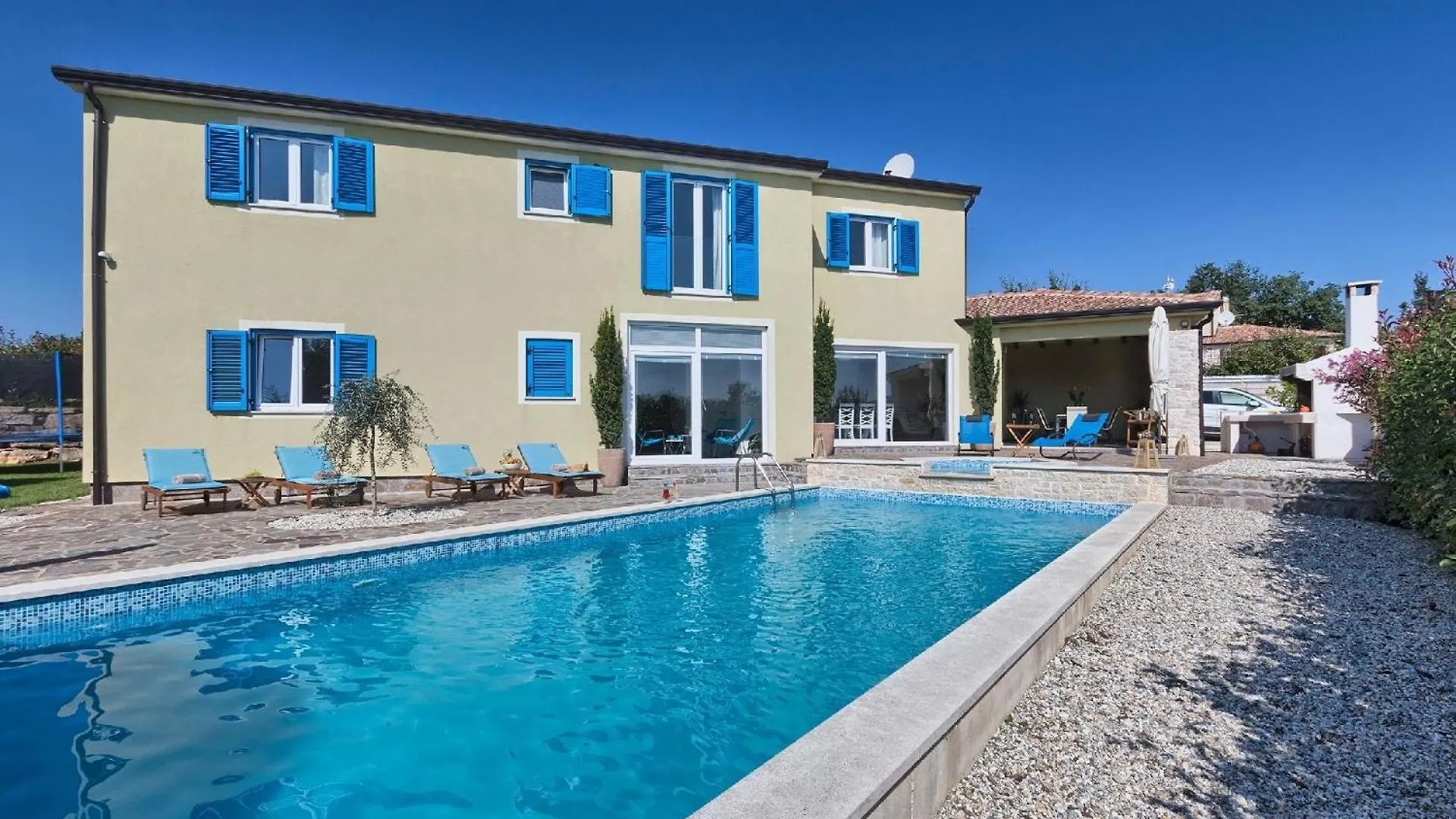 Ferienhaus Mit Privatpool Fuer 14 Personen Ca 280 Qm In Muzini, Istrien Binnenland Von Istrien Zminj