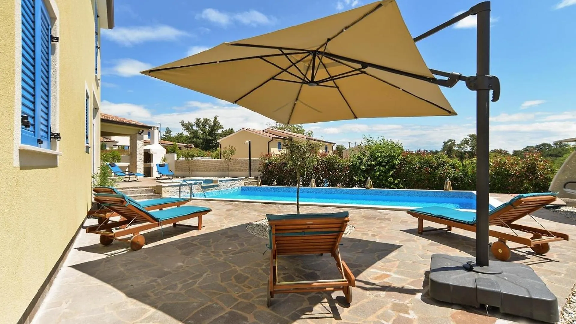 Ferienhaus Mit Privatpool Fuer 14 Personen Ca 280 Qm In Muzini, Istrien Binnenland Von Istrien Zminj