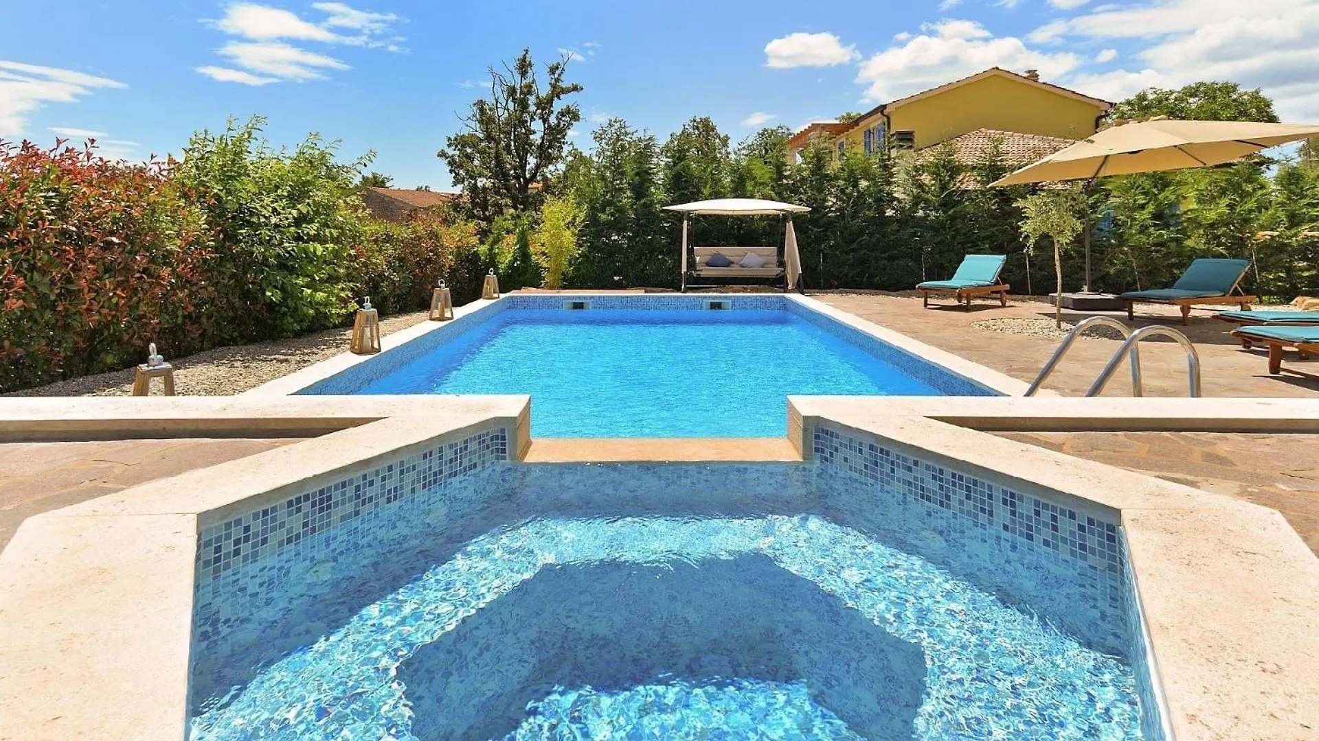 Ferienhaus Mit Privatpool Fuer 14 Personen Ca 280 Qm In Muzini, Istrien Binnenland Von Istrien Zminj